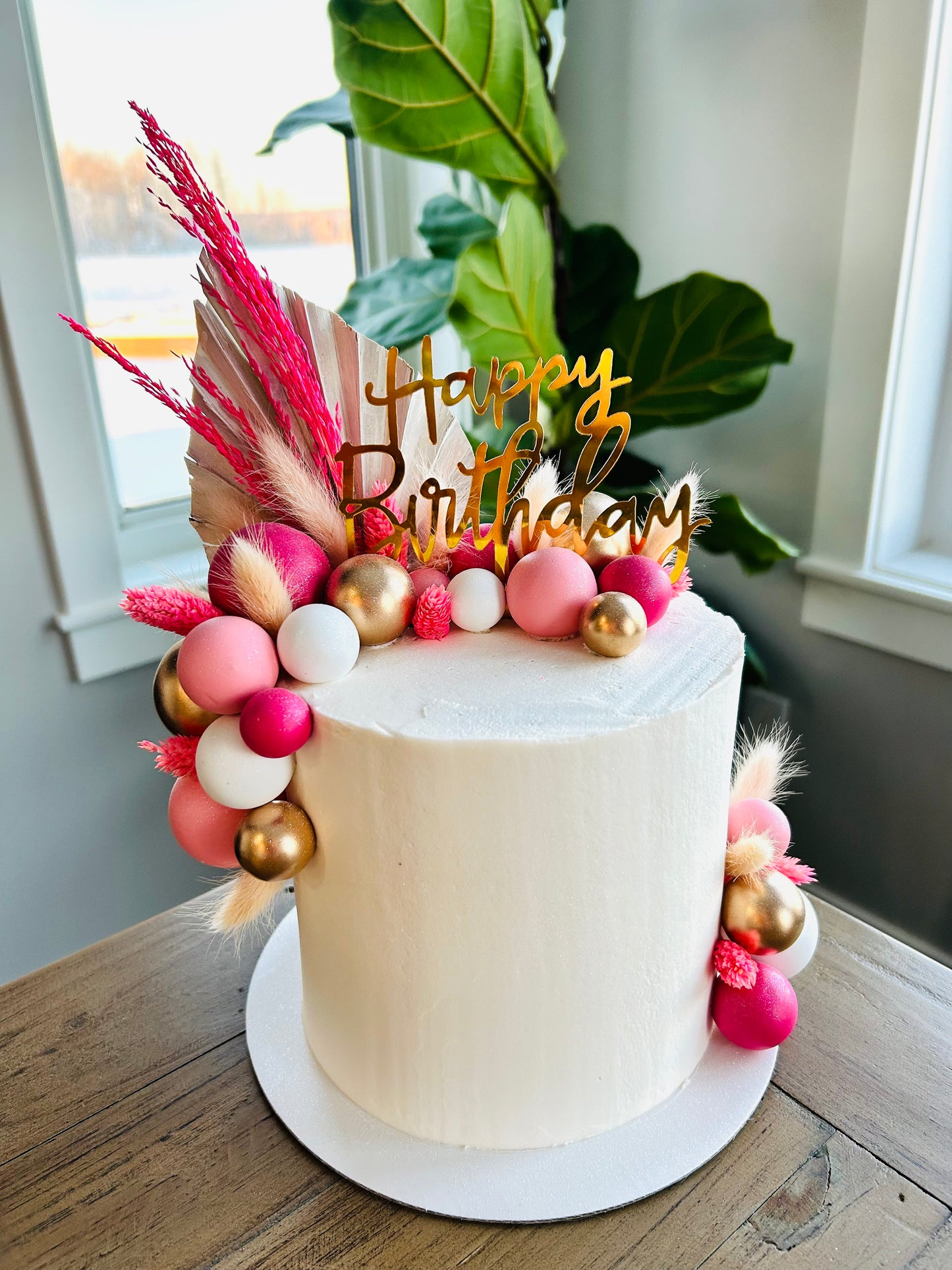 Custom 8β Round Cake Orders